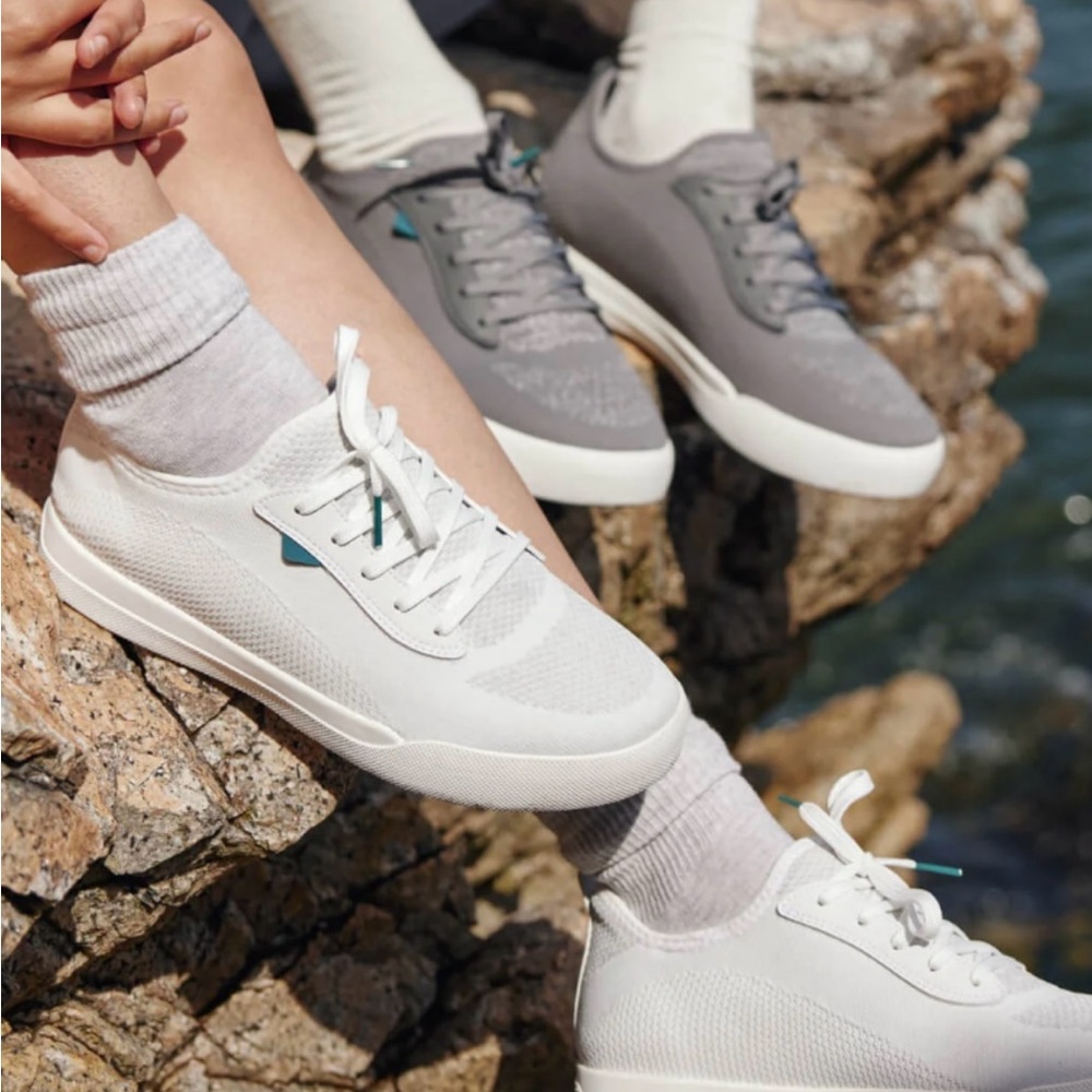 Vessi  weekend waterproof sneakers good condition unisex  w 9 /m 8